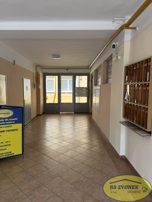 Pronájem kanceláře (18,70 m2) Vejvanovského, Kromě