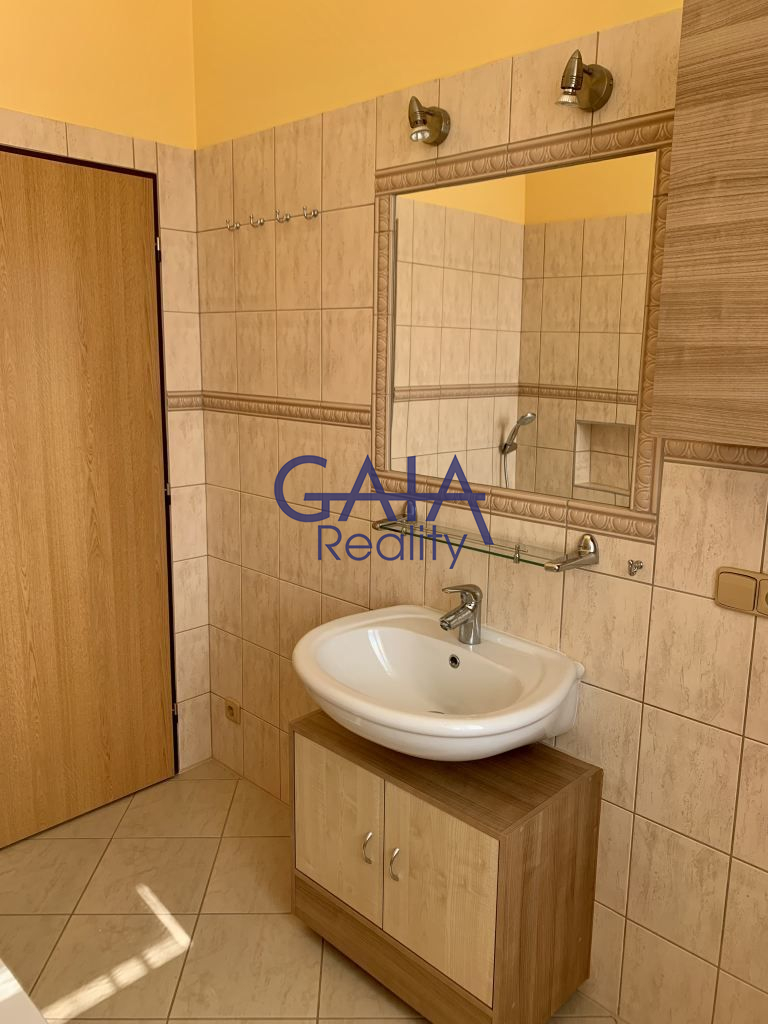 Pronájem bytu 2+kk s parkovacím místem