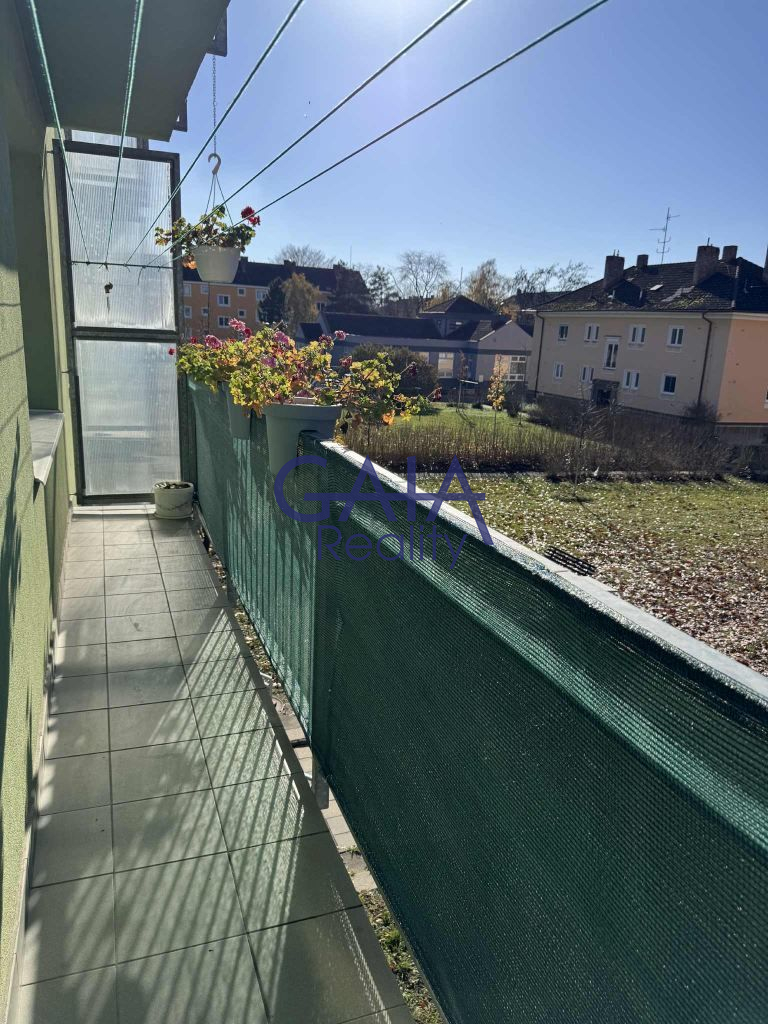 Prodej hezkého prostorného bytu 3+1 v klidné části