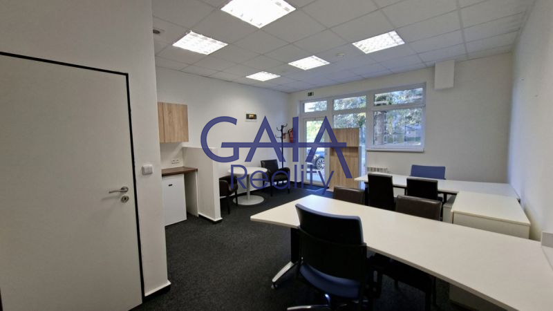 Pronájem vybaveného nebytového prostoru 27 m&sup2;