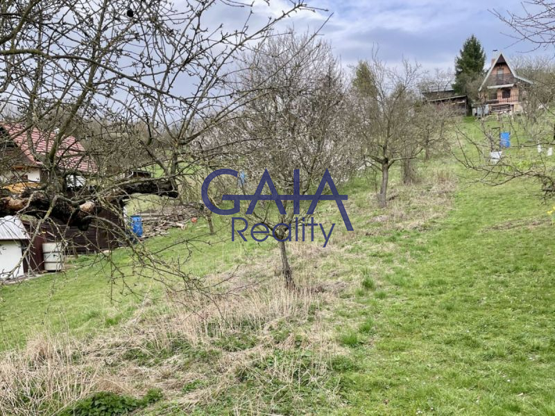 Prodej pozemku v Jestřabicích – klid, příroda a re