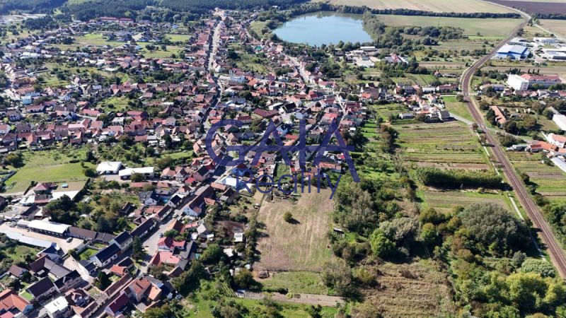 Rozsáhlý pozemek ve Vracově s možností budoucí zás