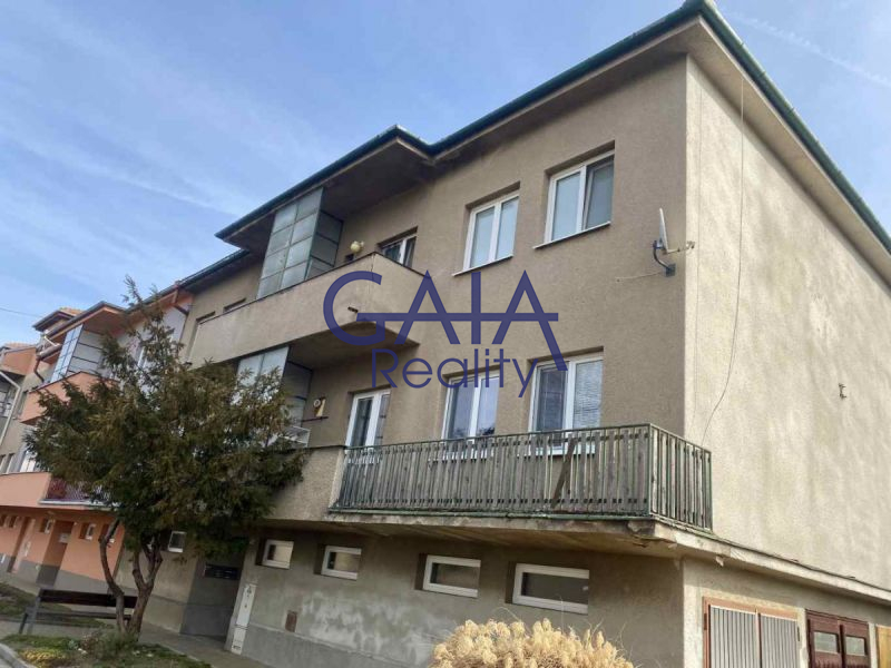 Pronájem prostorného bytu 2+1 (73 m²) blízko centra