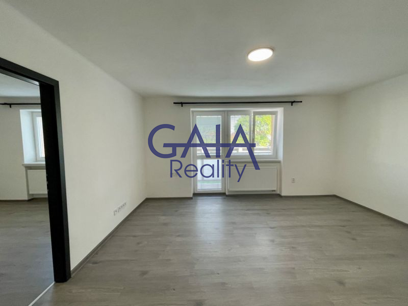 Pronájem bytu 2+1 s lodžií ve Bzenci