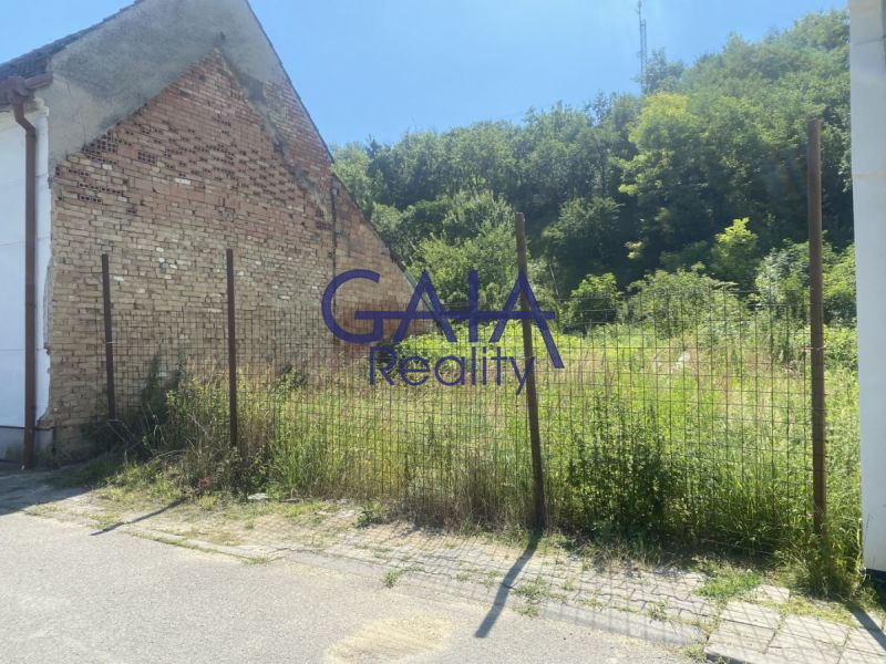 Prodej stavebního pozemku 505 m² Lovčice