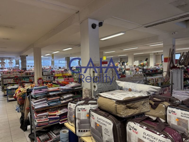 Prodej komerčního objektu – NS Centrum Stará Role