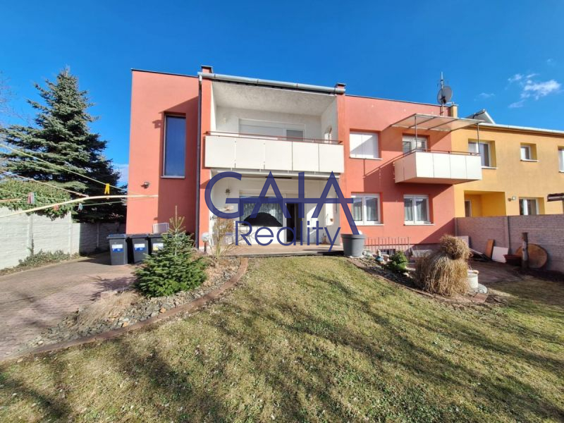 Pronájem krásného bytu 2+1 s terasou, markýzou a zahradou