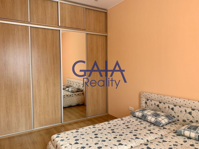 Pronájem bytu 2+kk s parkovacím místem