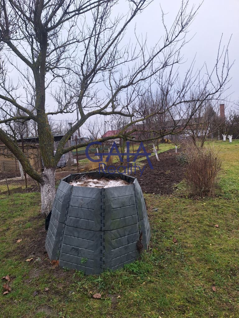 Pronájem zahrady se zahradní kůlnou 