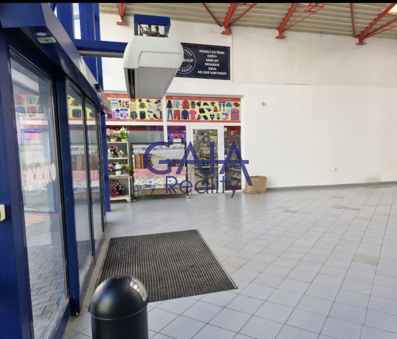 Obchodní prostory k jednání o pronájmu – Pasáž Hloučela