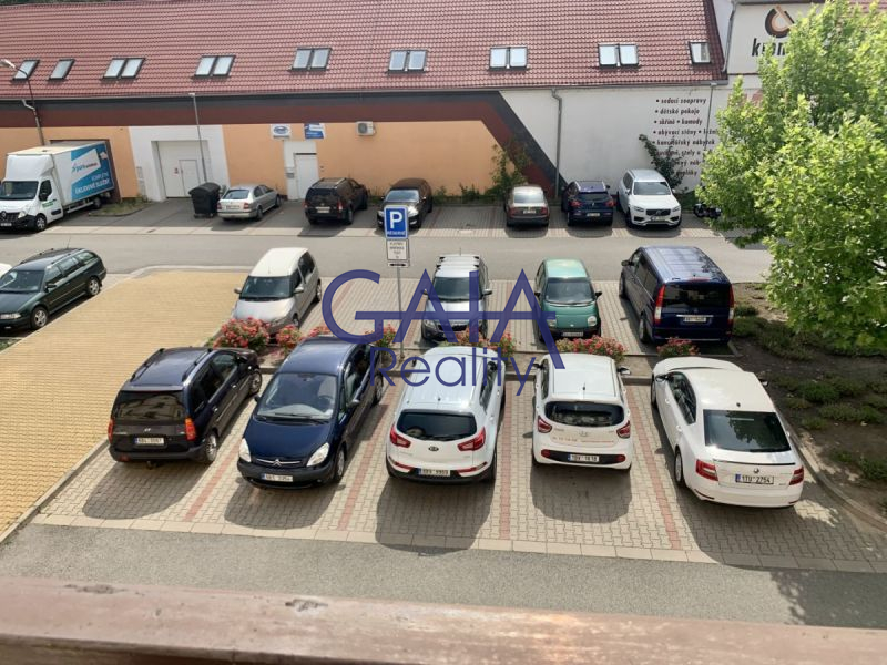 Pronájem bytu 2+kk s parkovacím místem