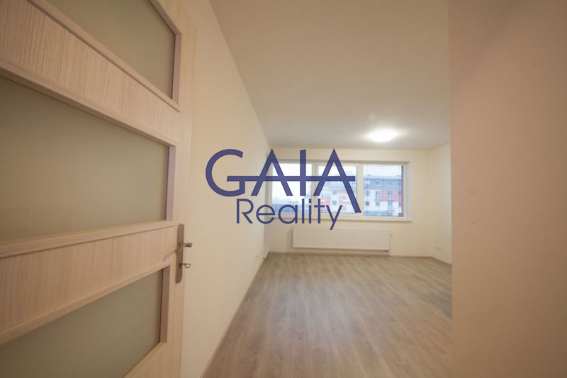 Moderní byt 2+kk s lodžií a pěkným výhledem 