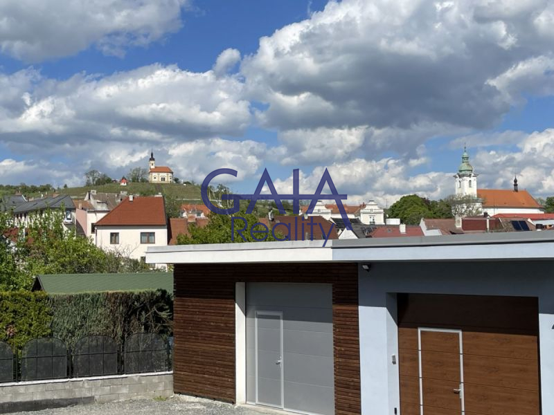 Pronájem bytu 2+1 s lodžií ve Bzenci