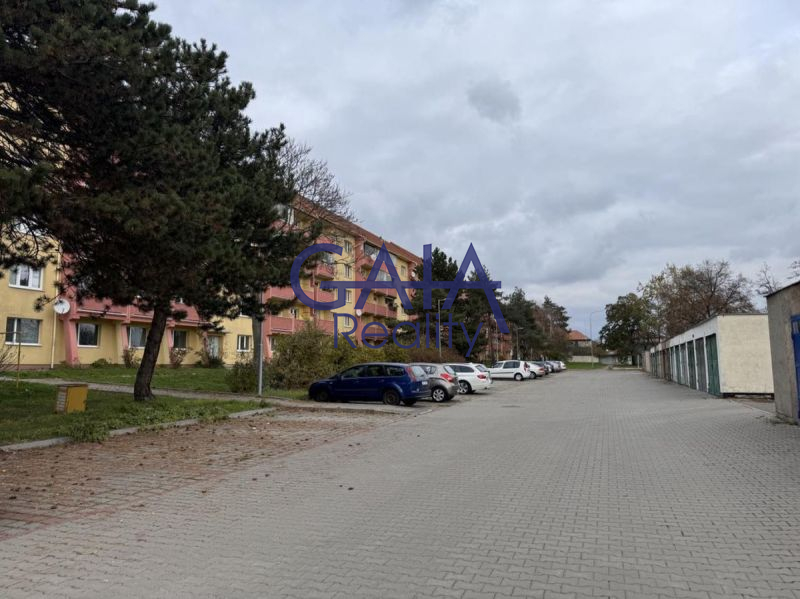 Pronájem přízemního bytu 1+1 nedaleko centra města