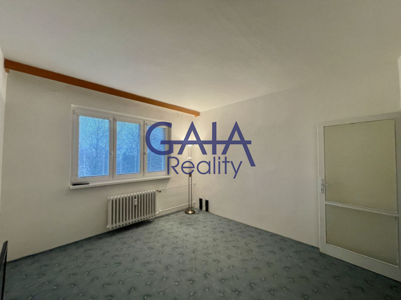 Pronájem bytu 3+1 s balkonem blízko centra města