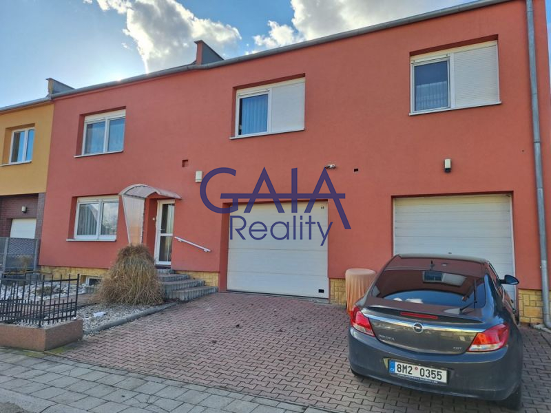 Pronájem krásného bytu 2+1 s terasou, markýzou a zahradou