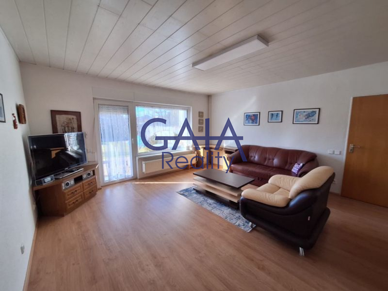 Pronájem krásného bytu 2+1 s terasou, markýzou a zahradou