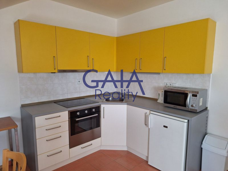 Pronájem bytu 1+kk, 46 m&sup2; s balkonem – Prostě