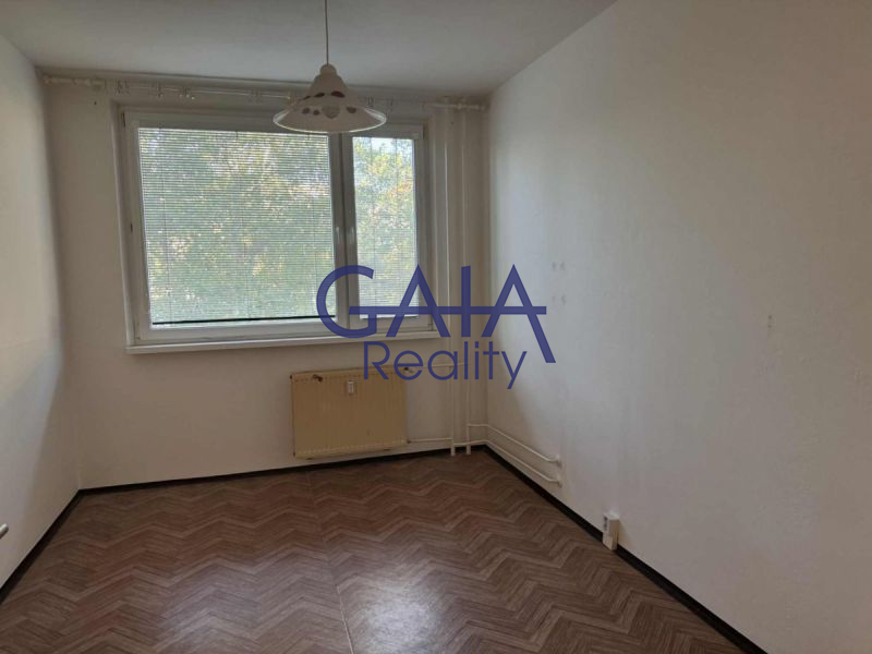Podnájem bytu 3 +1 s balkonem nedaleko centra měst