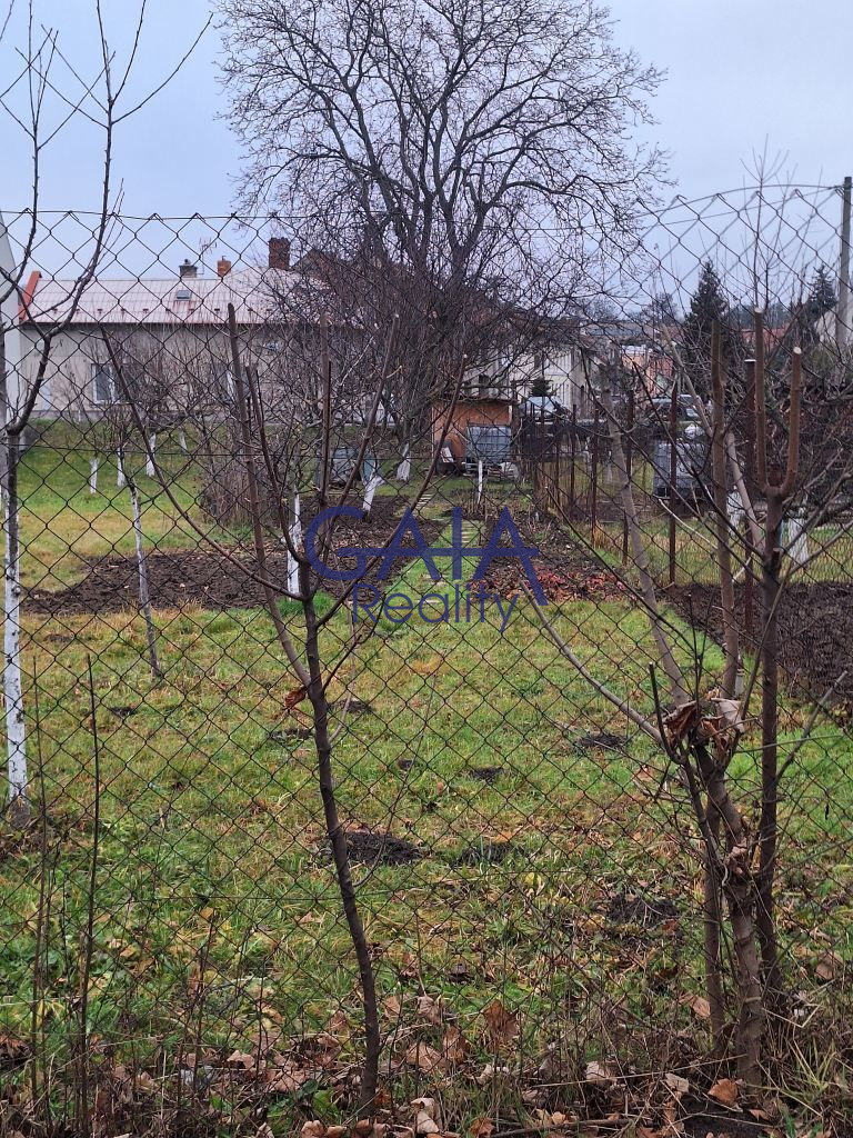 Pronájem zahrady se zahradní kůlnou 