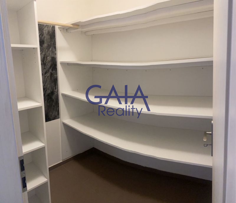 Moderní byt 2+kk s lodžií a pěkným výhledem 