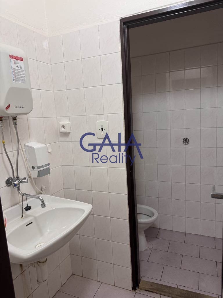 Vhodné prostory pro Vaše podnikání 180 m² v centru města