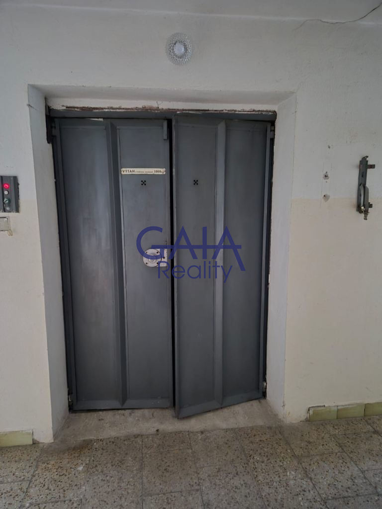 Investiční příležitost - nebyt. prostor s projektem na byty