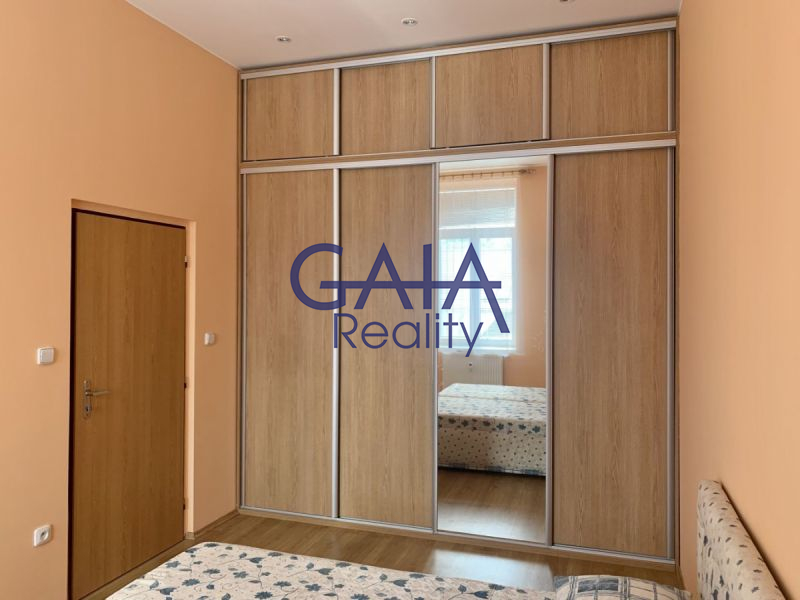 Pronájem bytu 2+kk s parkovacím místem