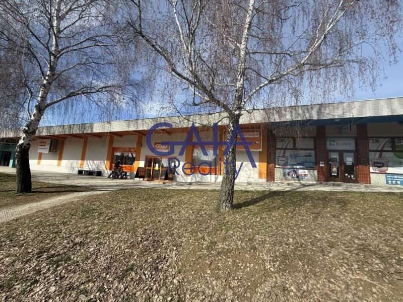 Komerční objekt po rekonstrukci s fotovoltaikou 