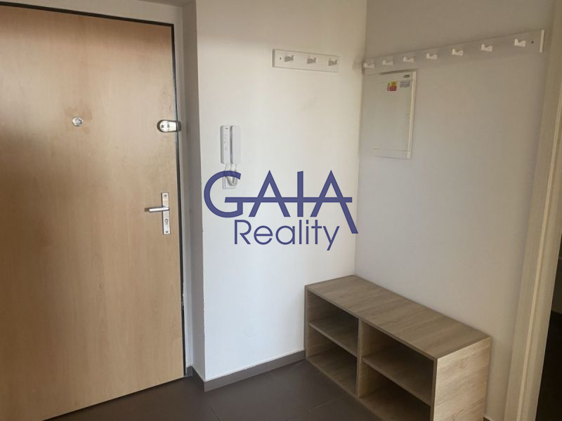 Moderní byt 2+kk s lodžií a pěkným výhledem 