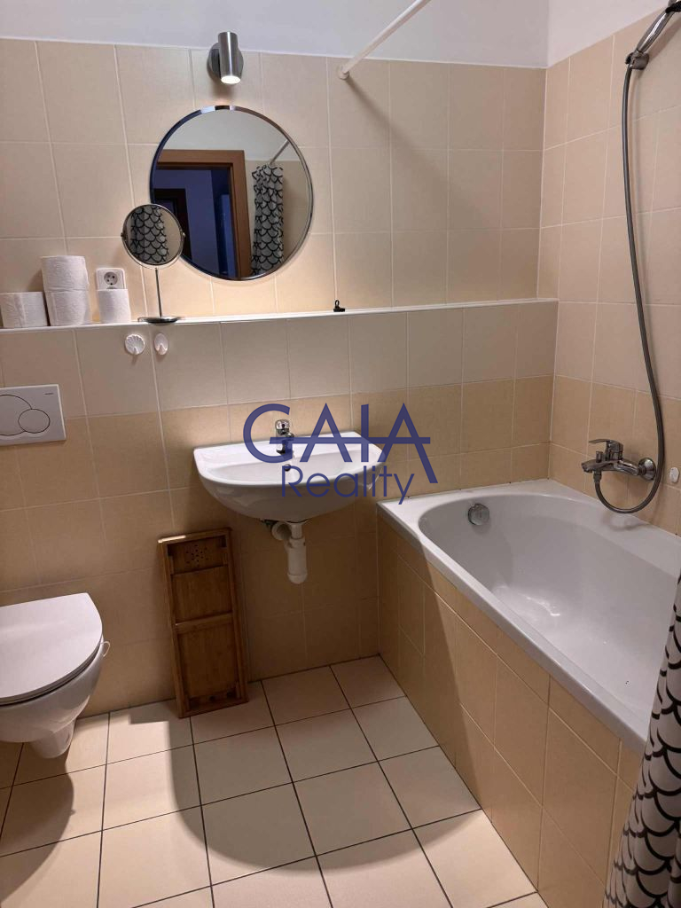 Pronájem hezkého podkrovního bytu 3+kk, 70 m²