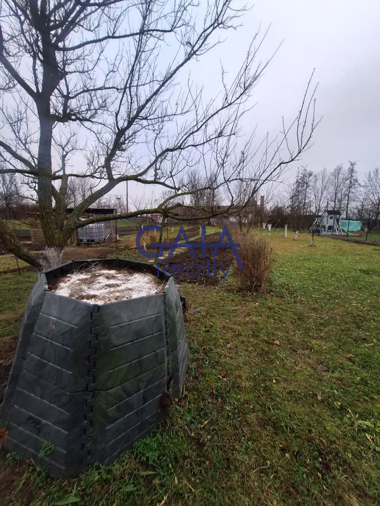 Pronájem zahrady se zahradní kůlnou 