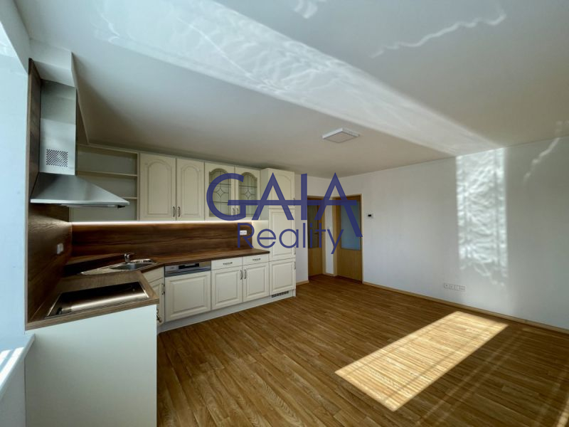 Pronájem prostorného bytu 2+kk v Moravském Písku