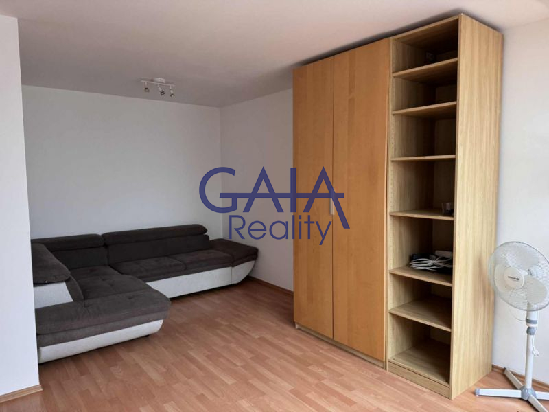 Pronájem hezkého podkrovního bytu 3+kk, 70 m²