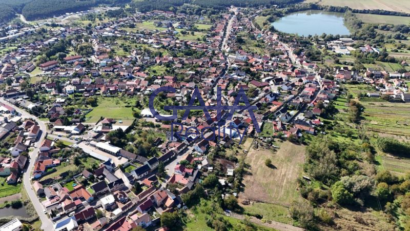 Rozsáhlý pozemek ve Vracově s možností budoucí zás