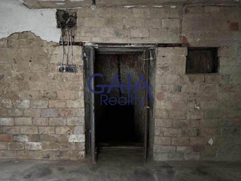 Prodej vinného sklepa s krásným kvelbem a zahradou