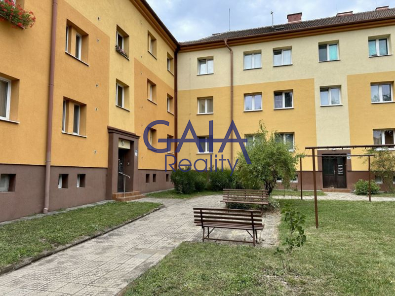 Prodej prostorného bytu 2+1 v Hodoníně