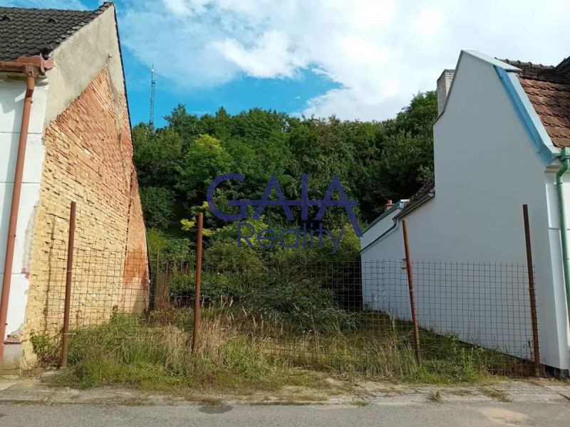 Prodej stavebního pozemku 505 m² Lovčice