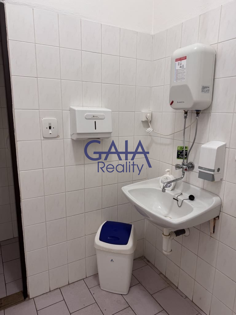 Vhodné prostory pro Vaše podnikání 180 m² v centru města