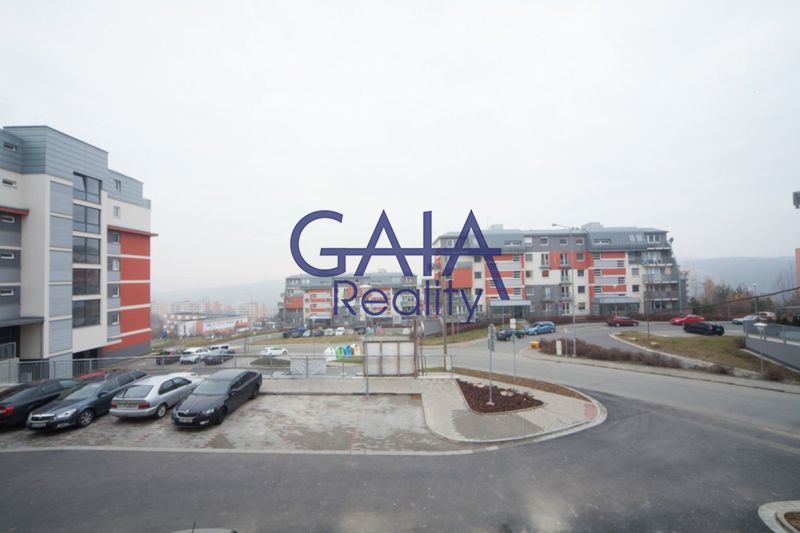 Moderní byt 2+kk s lodžií a pěkným výhledem 