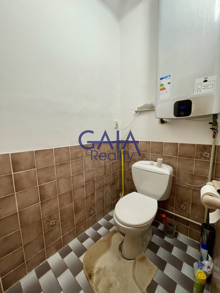 Pronájem prostorného patra v rodinném domě