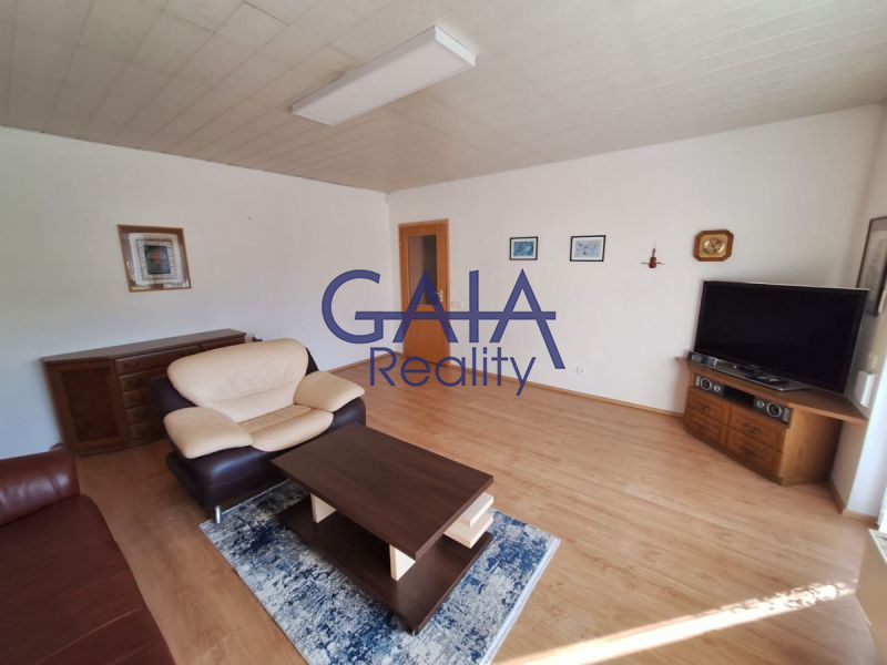 Pronájem krásného bytu 2+1 s terasou, markýzou a zahradou