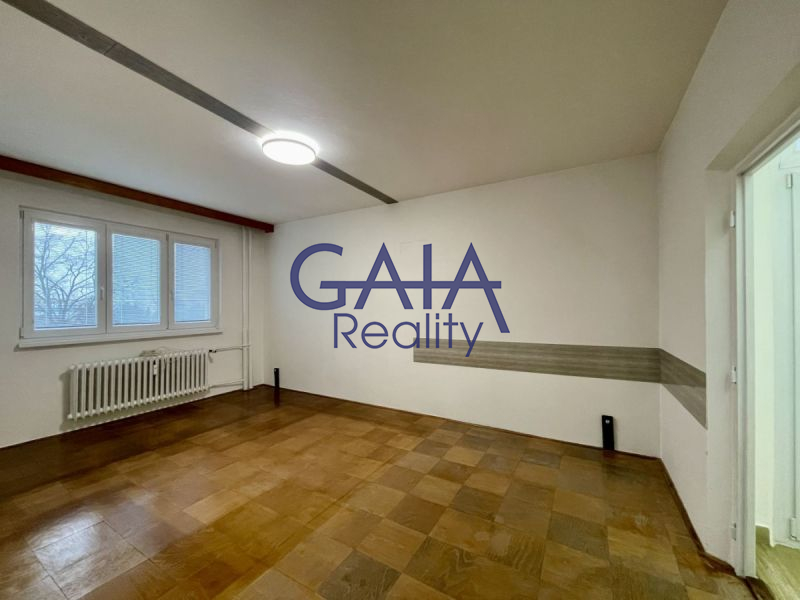 Pronájem bytu 3+1 s balkonem blízko centra města