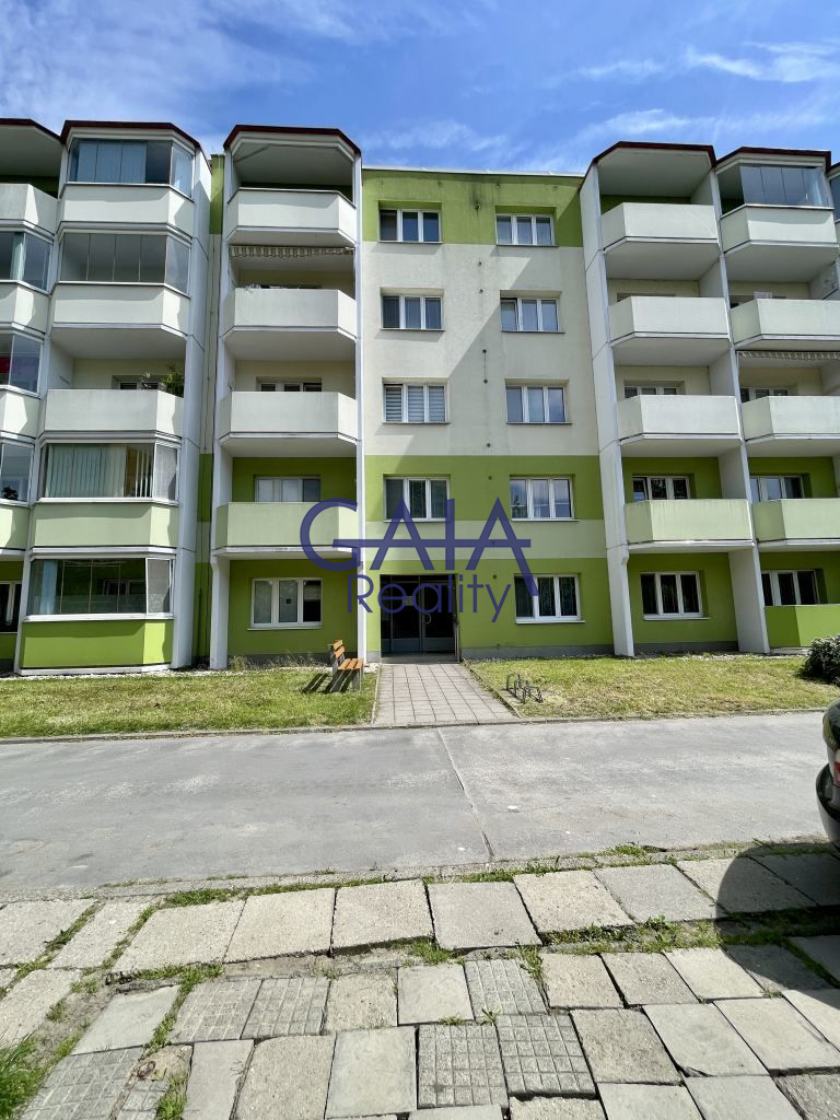 Hezký byt s lodžií v klidné části města