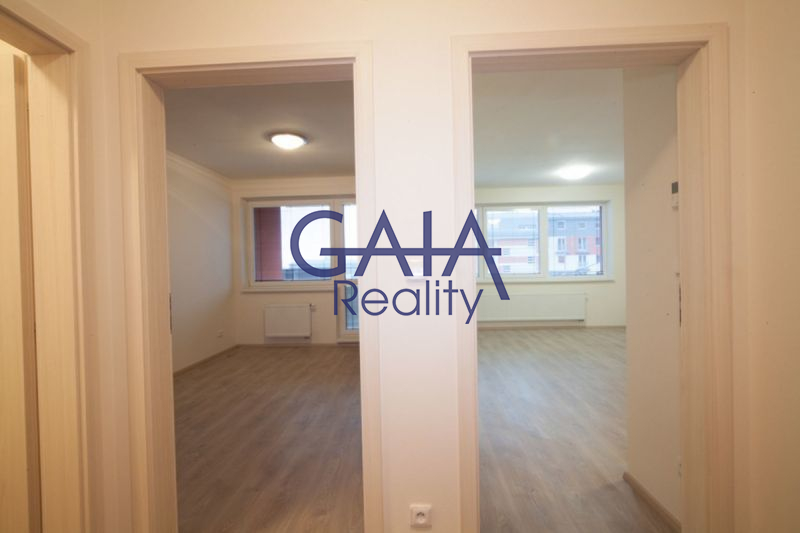 Moderní byt 2+kk s lodžií a pěkným výhledem 