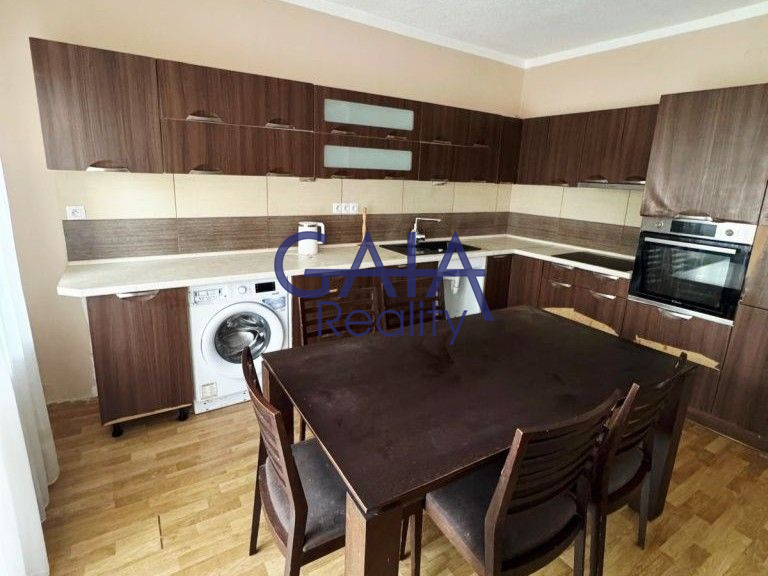 Prostorný cihlový byt 3+kk s lodžií – Kostelec na Hané