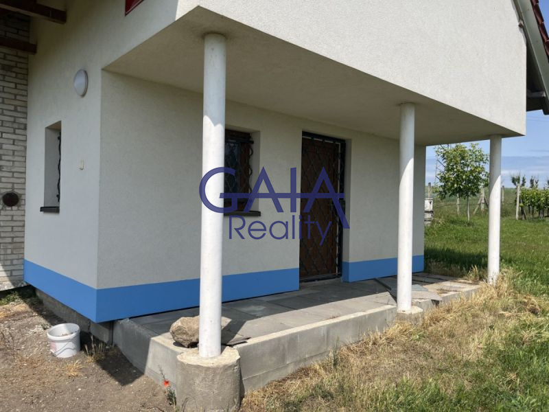 Oplocený vinohrad s chatkou v srdci moravského Toskánska