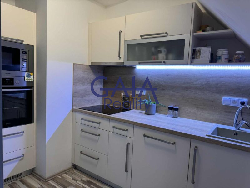 Prodej krásného mezonetového bytu 3+kk v klidné části města