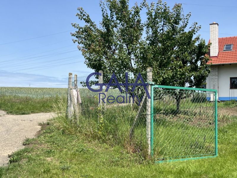 Oplocený vinohrad s chatkou v srdci moravského Toskánska