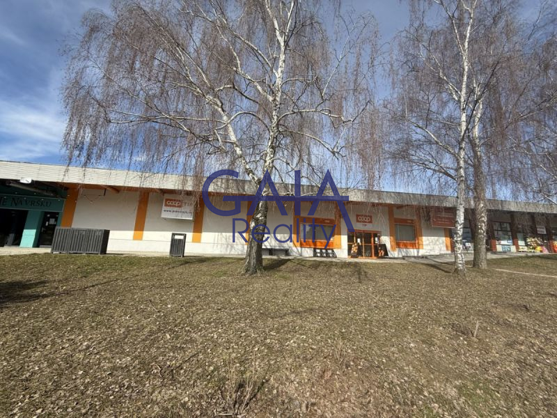 Komerční objekt po rekonstrukci s fotovoltaikou 